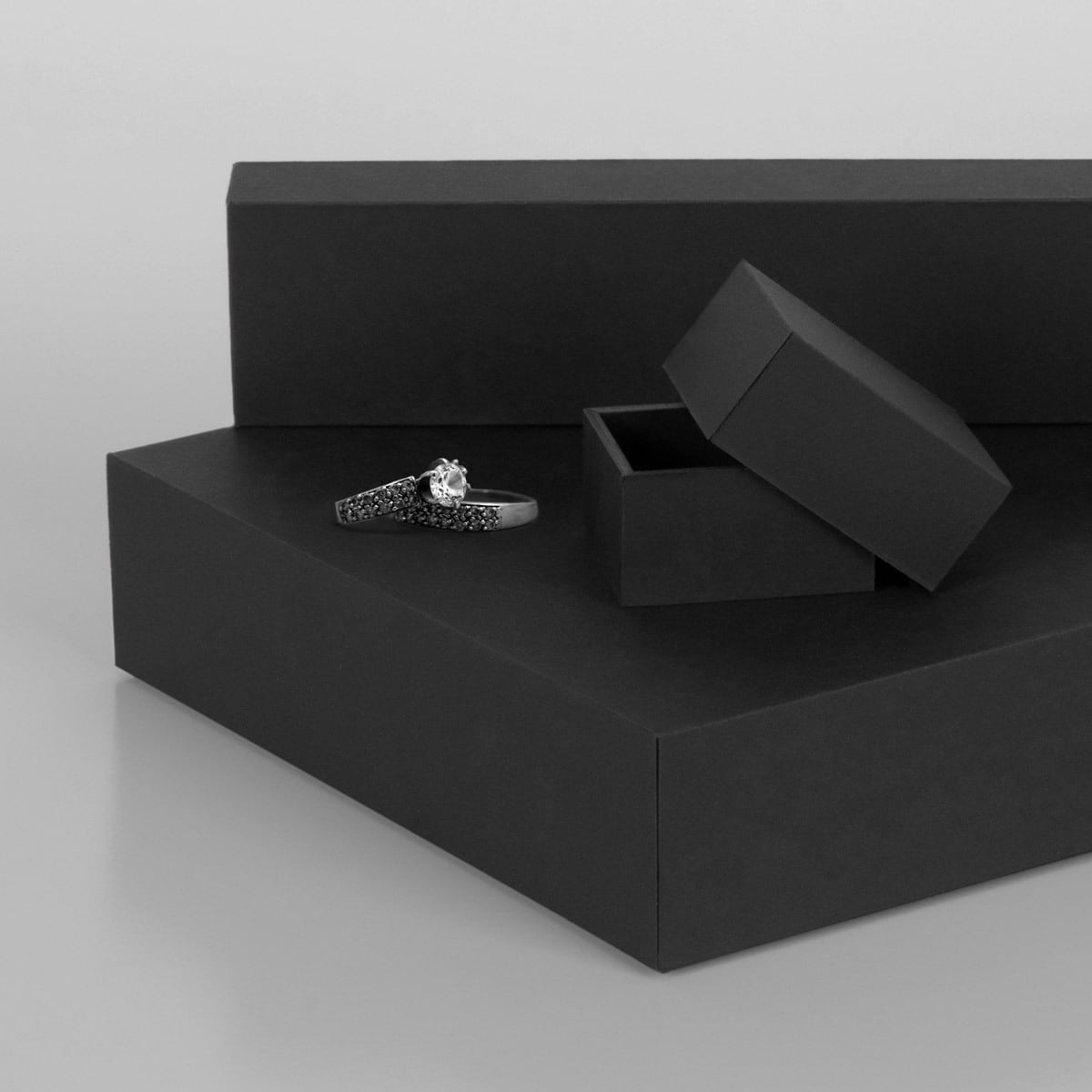 Product packaging jewellery box made of KROMA All Black
