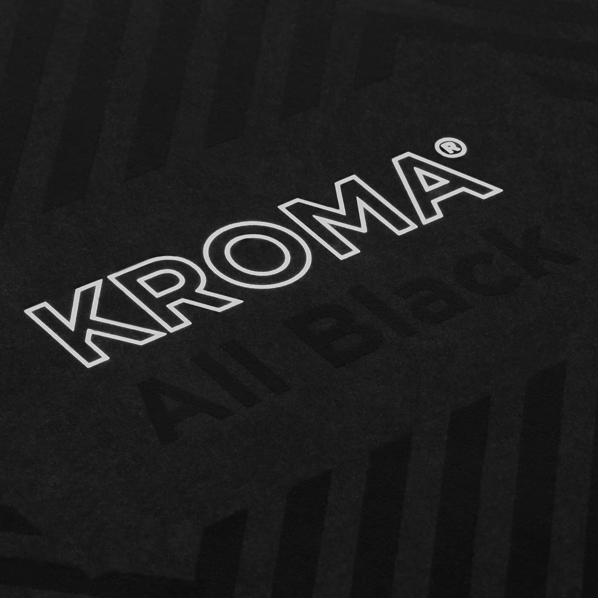 KROMA All Black Displaykarton mit bedruckter Oberfläche